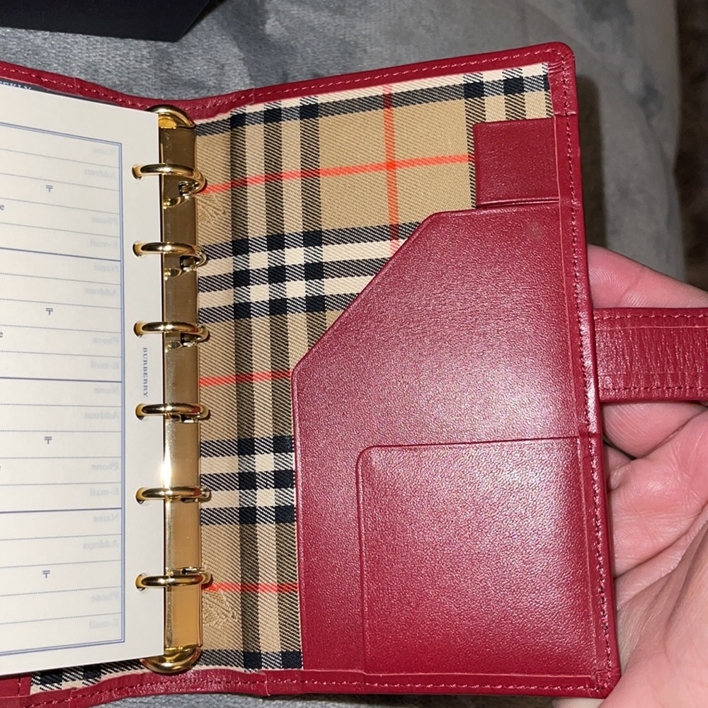 Burberry preloved leather pocket notebook excellent condition comes with box - Picture 10 of 16